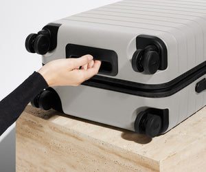 away-the-bigger-carry-on-cloud-gray image 6