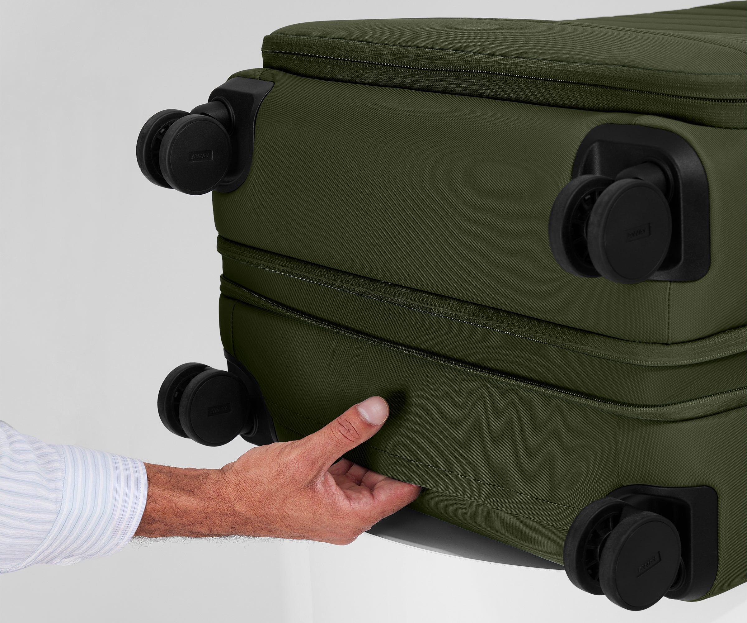away-softside-large-suitcase-in-olive-green image 8