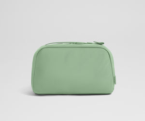 away-large-toiletry-bag-in-cloud-gray-premium-travel-organizer-with-multi-compar image 6