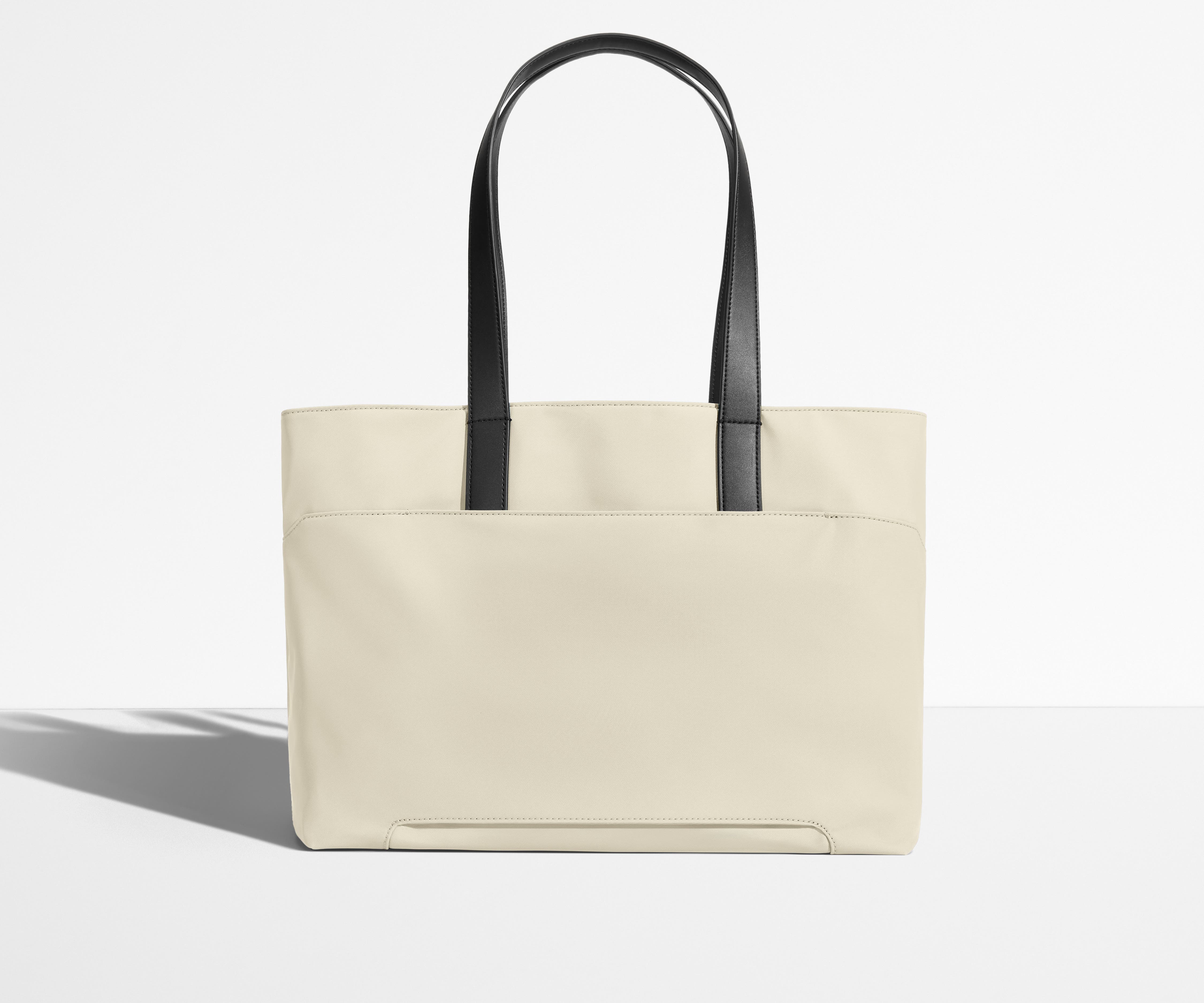 away-the-everywhere-tote-in-salt-white-lightweight-water-resistant-travel-tote image 3