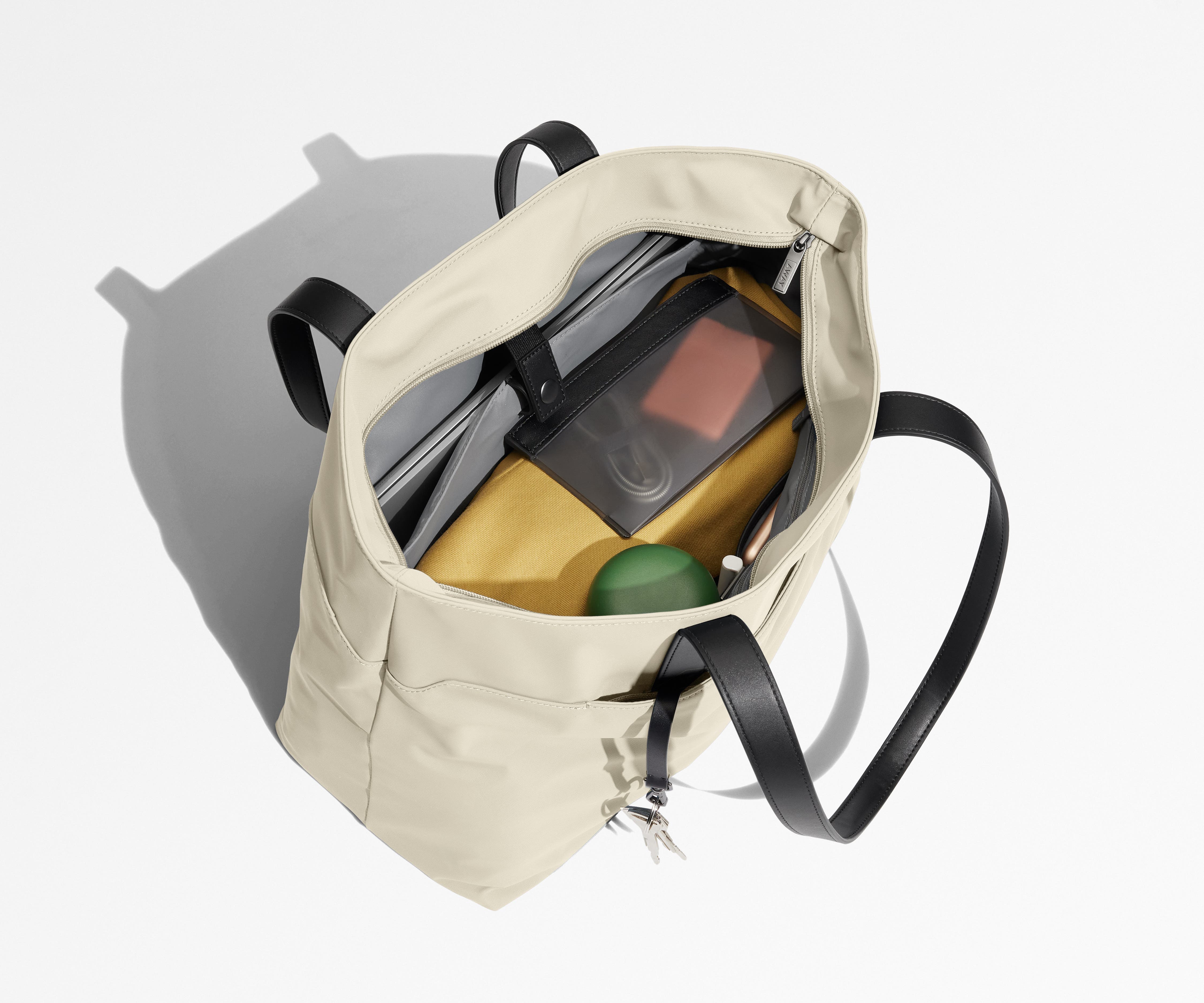 away-the-everywhere-tote-in-salt-white-lightweight-water-resistant-travel-tote image 5