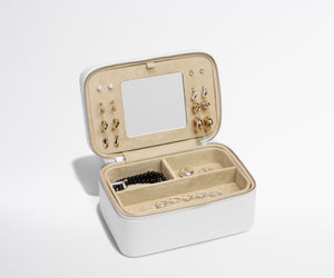 away-keepsake-jewelry-case-in-pearl-white-travel-jewelry-organizer image 3
