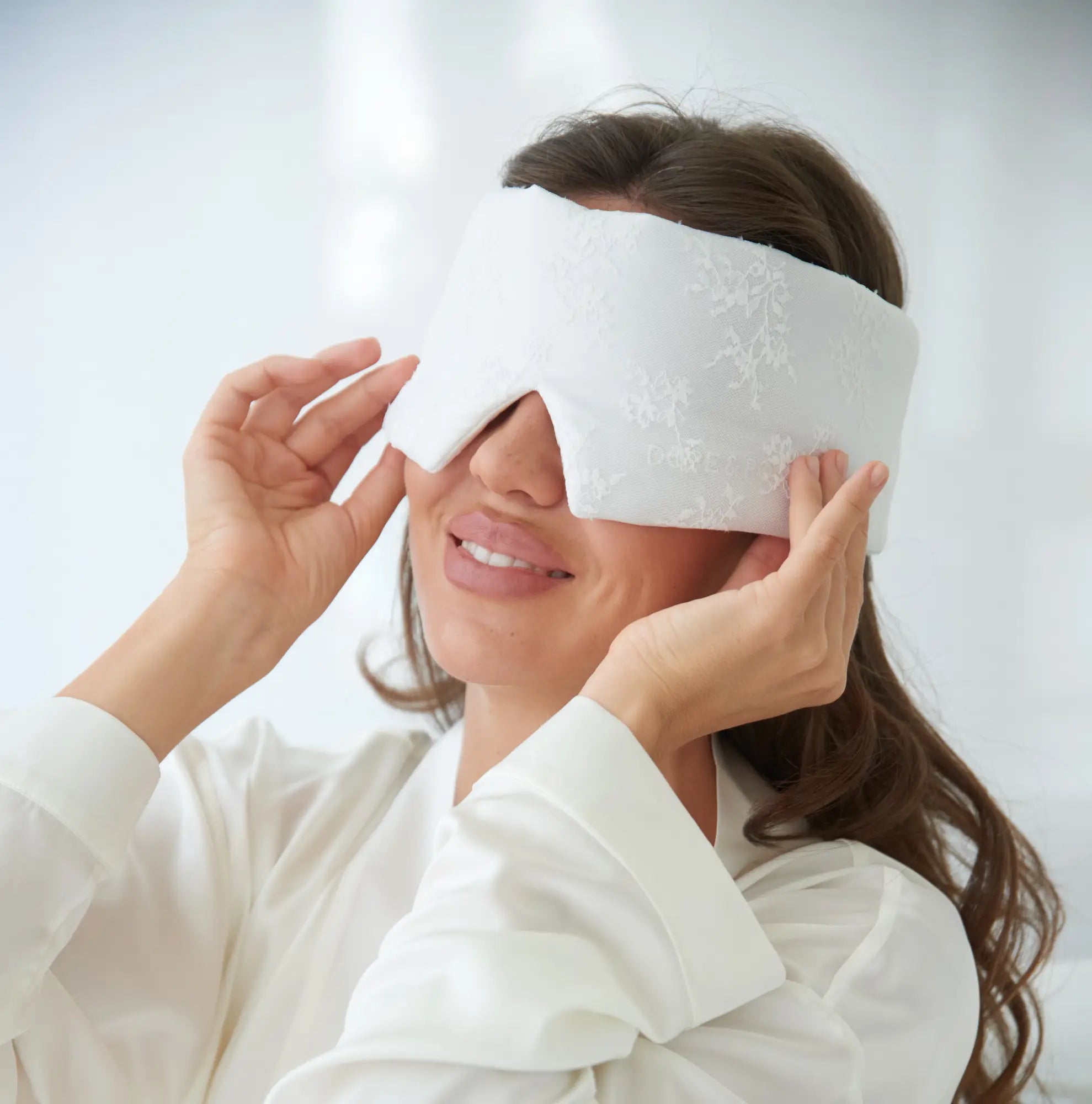 dore-rose-bridal-deep-sleep-bundle-100-mulberry-silk-sleep-mask-pillowcase-set image 2