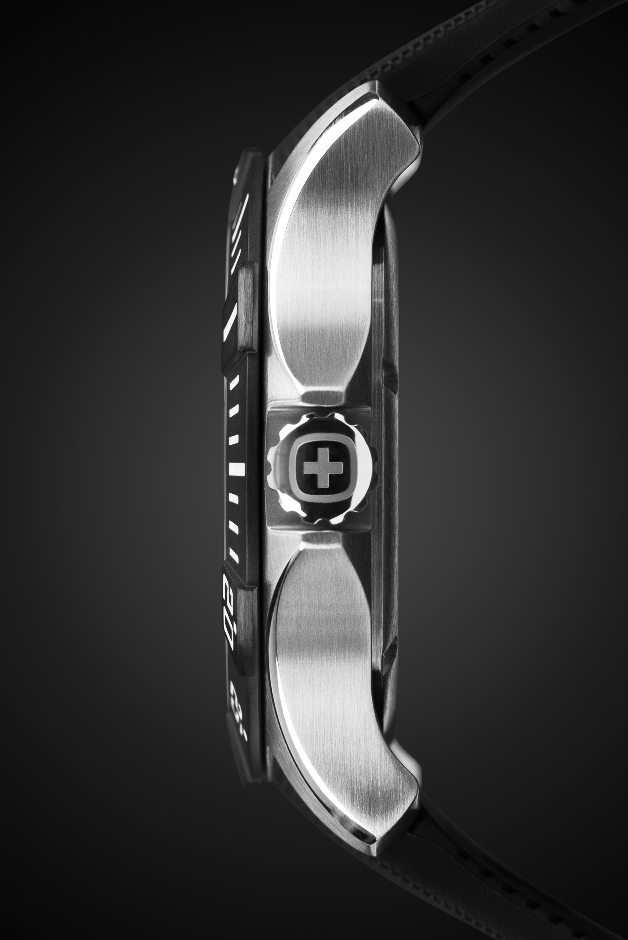 swissgear-wenger-seaforce-swiss-watch-black-dial-black-silicone-strap image 4